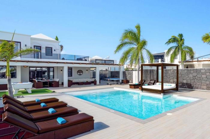 Villa Yanira by Villa Plus