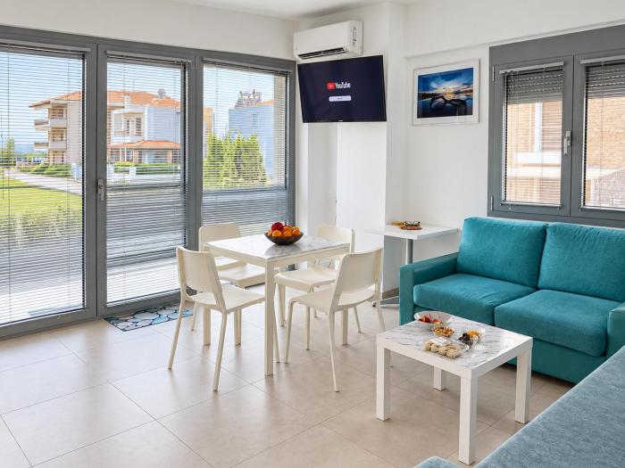 Modern Flat 100m to Flogita Sea