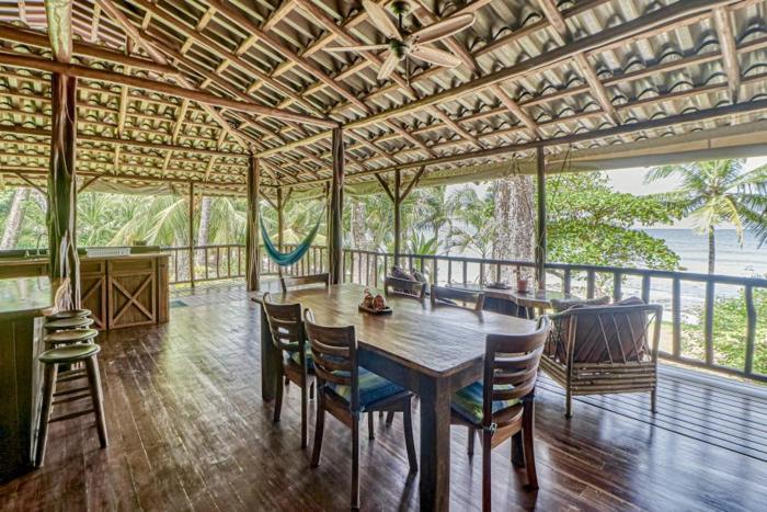 Casa Verde + Contiki