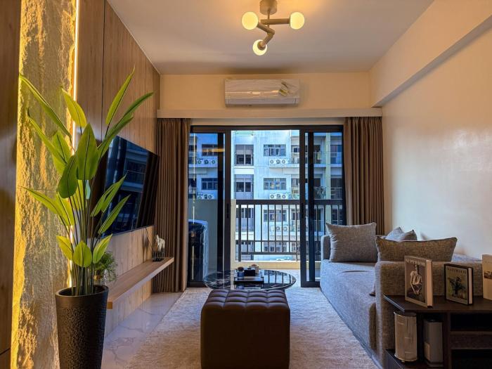 3BDR Deluxe Suite at SunnyPlace Residences