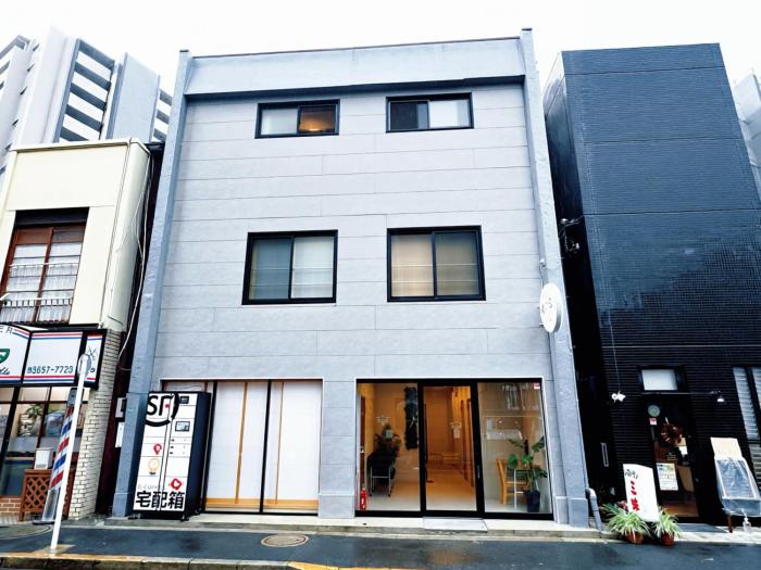 Koiwa 晴の家 201 , 6 minute walk from the subway, served by 2 lines , Convenient access to Akihabara, the airport, Asakusa, and Tokyo Skytree , up to 8 guests