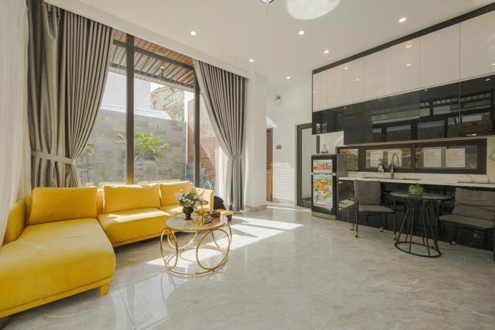 Villas Vo Thi Sau with Pool and BBQ in City Center