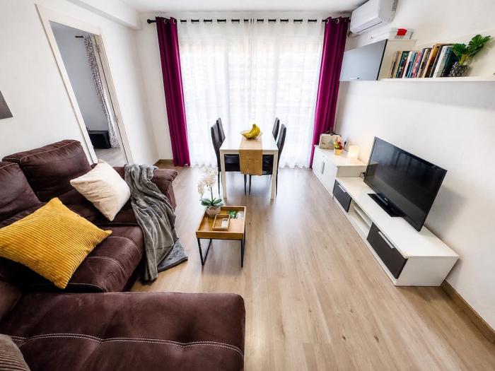 Spacious and comfortable with balcony in Valencia