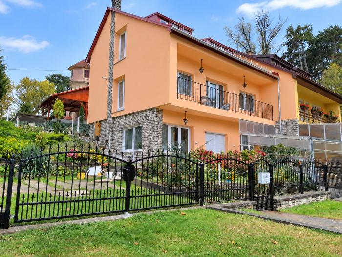 Keltafok Apartman, Balatonföldvár