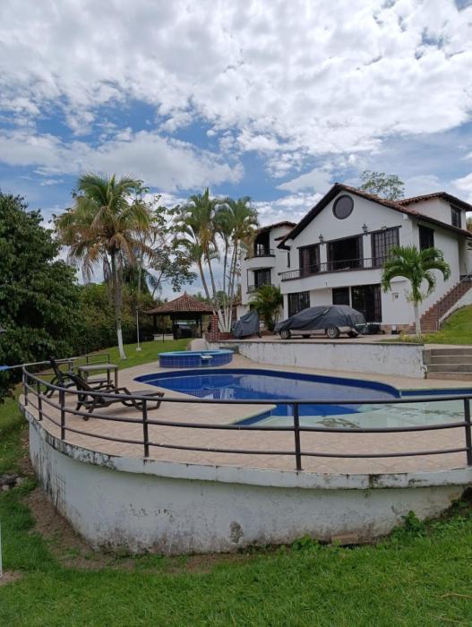 Acogedora Cabaña, Pereira Cerritos