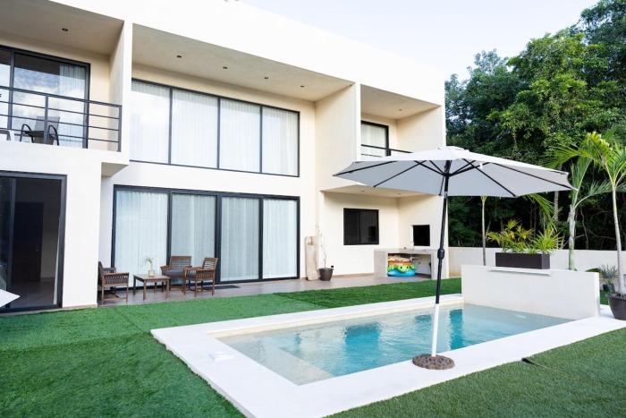 Family House w Private Pool Rooftop & BeachClub