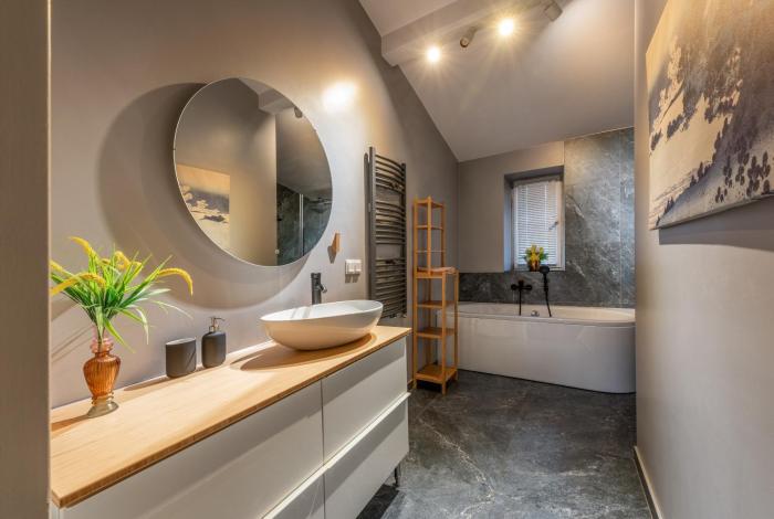 Metropolis, Old Town, WAWEL, 110 m2, 3 rooms, 2 bathrooms, big and very comfortable
