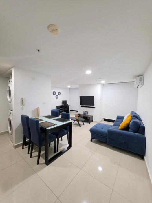 Apartamento frente a Estación del metro Vía Argentina
