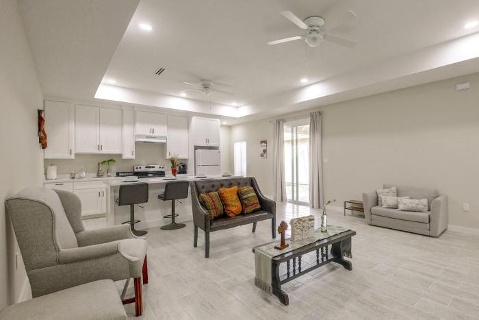 Brownsville Home: 9 Mi to Downtown!