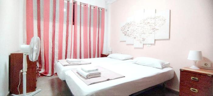 Los Cristianos, Room in shared apartment