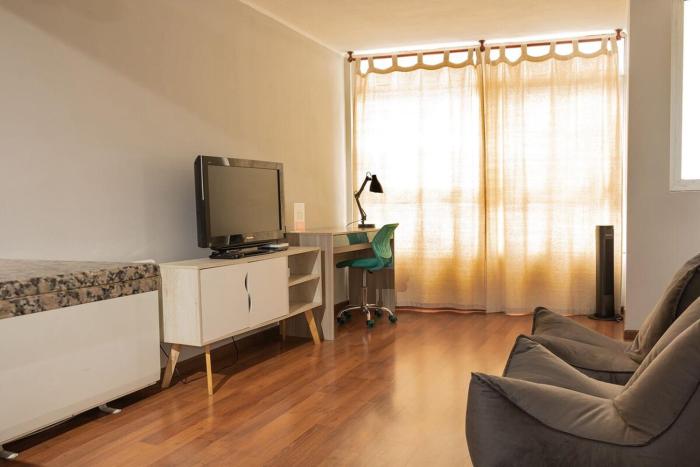Estudio equipado a pasos del metro Moneda