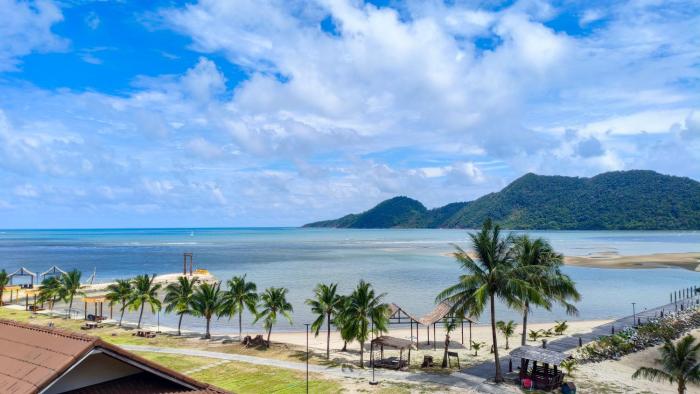 The Aiyapura Koh Chang - Complimentary Paddleboarding