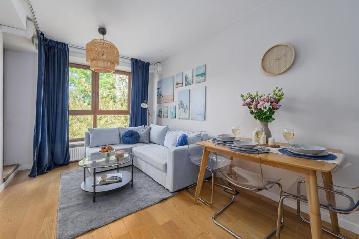 Lumina Premium 3-room Apart with Parking, Balcony