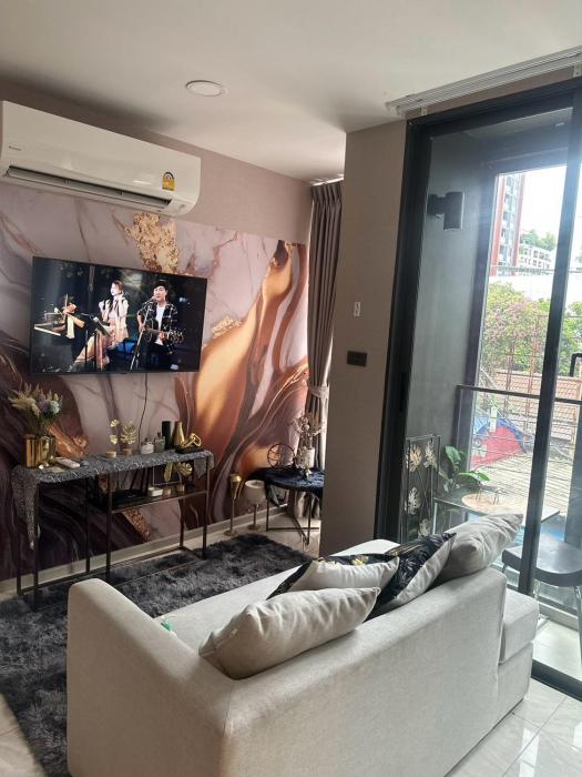 Stylish Modern Suit City View Asoke