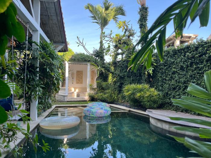 Kuta Blue Lagoon 5 bedrooms Villa near beach and airport