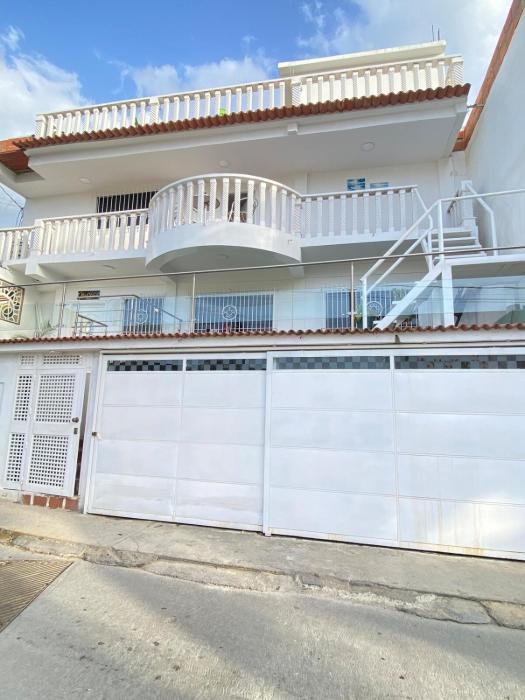 Vacation house in La Guaira near the beach