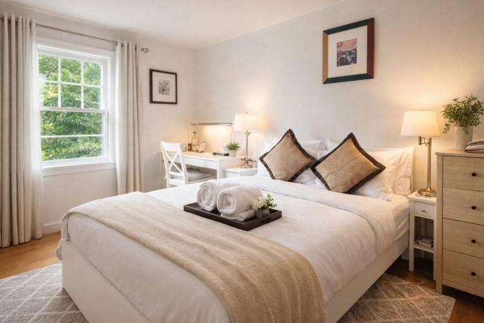 The Garden Homestay 5-10 Min to YVR & Downtown