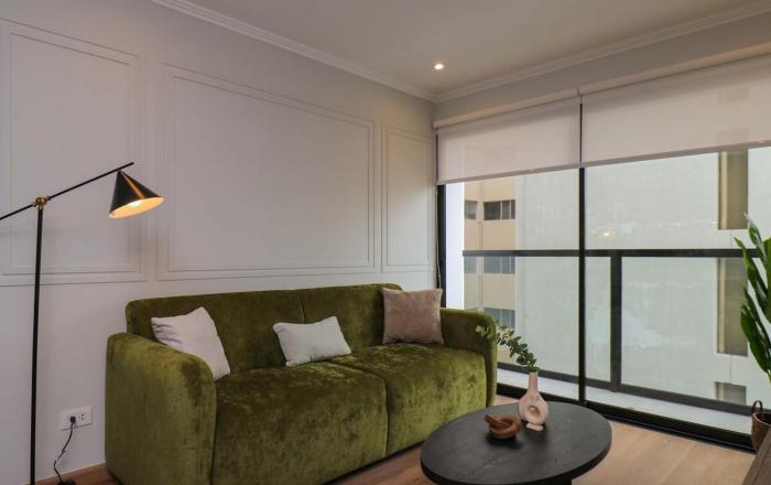 Royal 3BR with Parking & Balcony near Larcomar by Geko