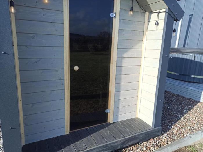 Holiday home, sauna, jacuzzi, air conditioning