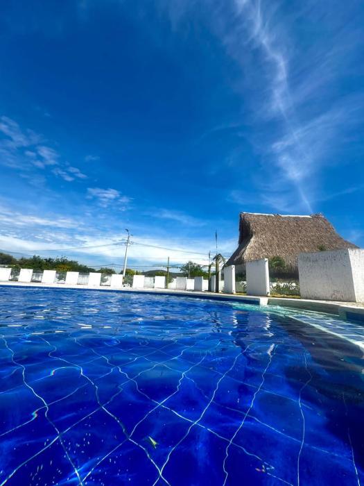 Casa Vacional piscina entre Girardot y Flandes
