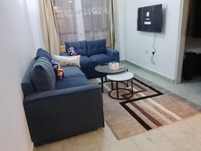 Cozy 2BR Near TRM Mall -Wi-Fi, Parking, Security