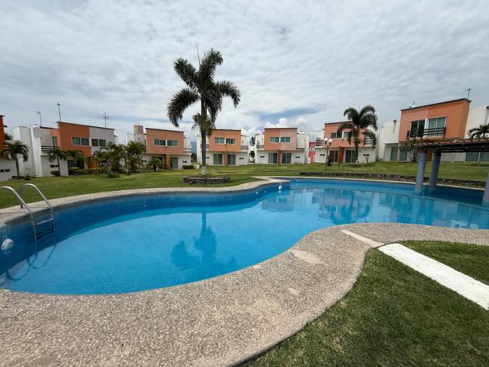 Casa con Alberca y Jardín 8 Huéspedes Morelos
