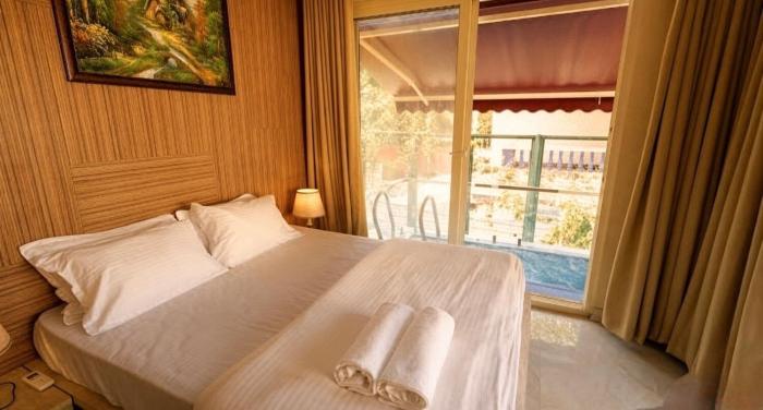 1 BHK with PRIVATE POOL
