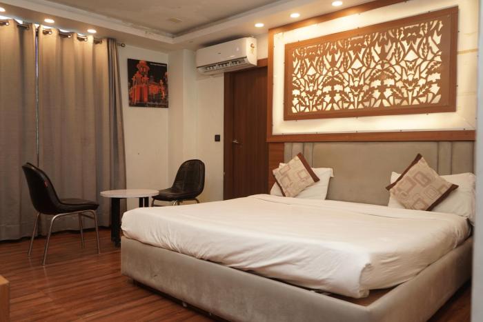 M2N Hotel Shaurya Inn