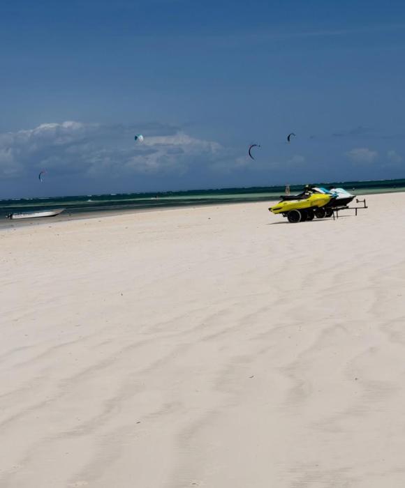 Diani Beachfront Studios Jetskis Pool BeachParties Fun
