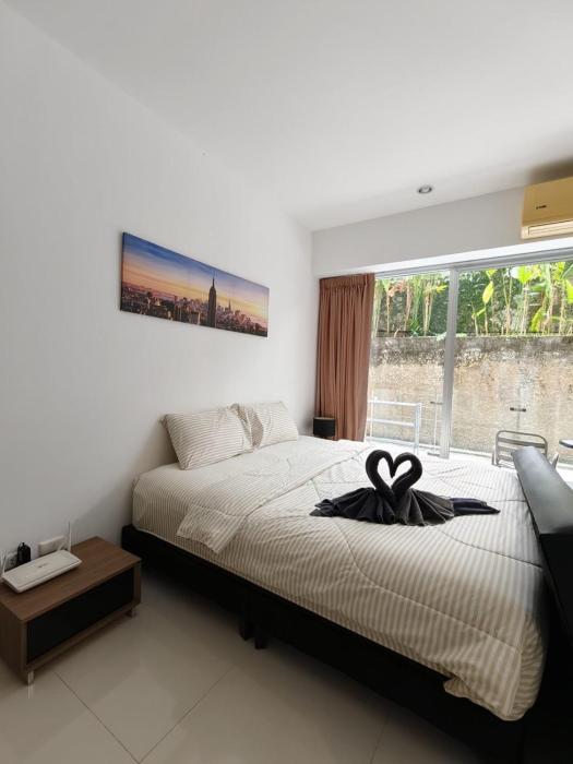 Chic condo by Rentejoy A106