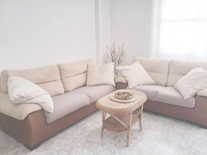 Newly renovated, centric 2 bedrooms apartment near to the beach - by TENERIFEHINTS
