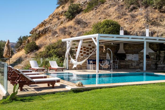 Villa Strelitsia in Pitsidia by South Cretan Villas
