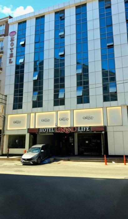 Grand Life Hotel