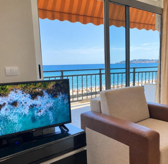 Solei Apartment Sea View Golem