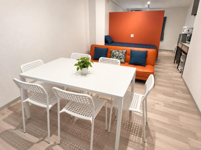 Quiet Renovated 38sqm with Sofa 3 min to Station