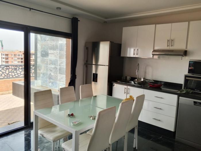 Appartement Gueliz Bien Ensoleillé avec Terrasse