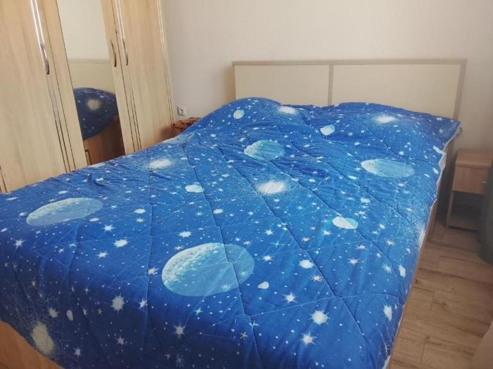 Inchiriez un dormitor matrimonial in apartament