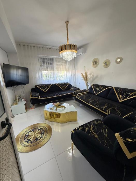 Stylish 1-bed in Central Shkoder Sleeps 4