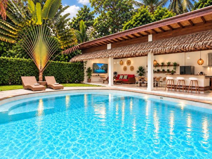 Villa Aphatcha - Private 5BR Pool Villa