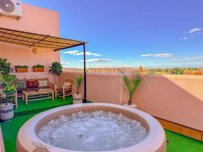Modern Apt private spa, Sunset,5mn to airport