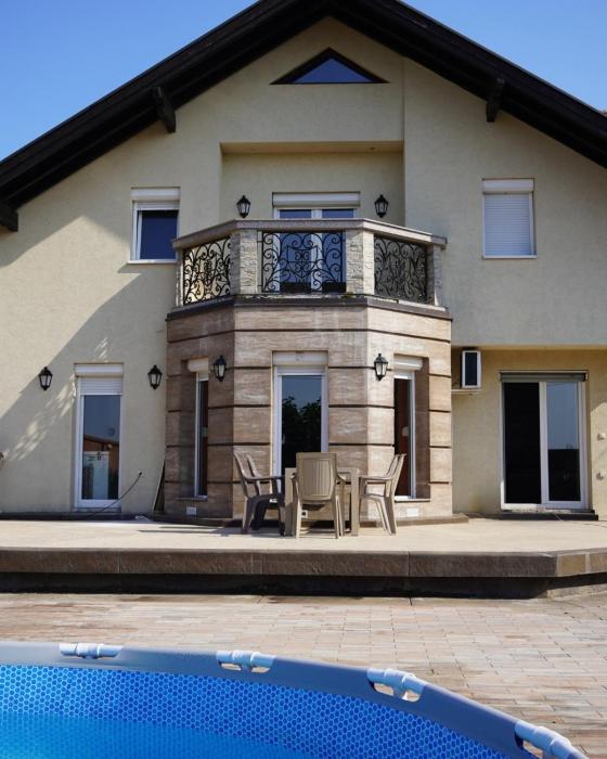 Vila Apolonia