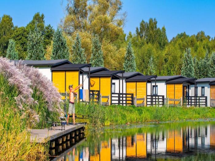 Single-story holiday home by the pond no 9
