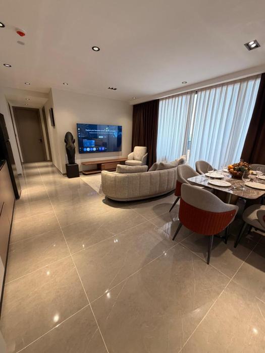 Luxury nest on the 43rd floor