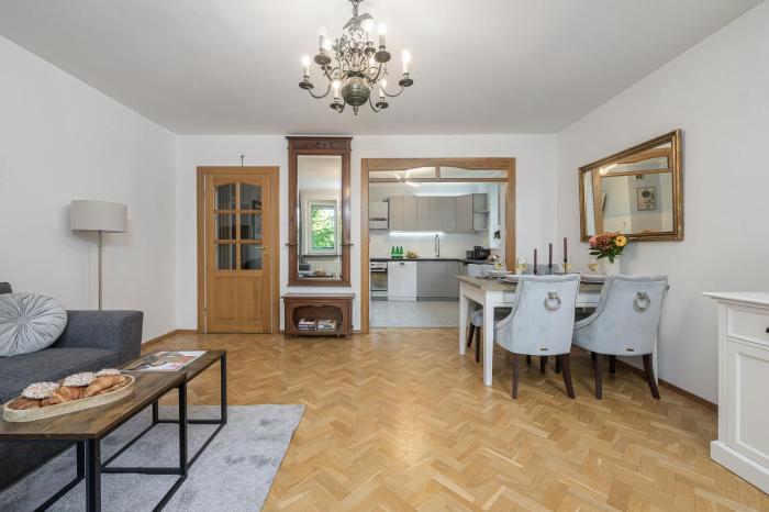 Lumina I 3-room Apart with Balcony I Center of Warsaw I Park Mirowski