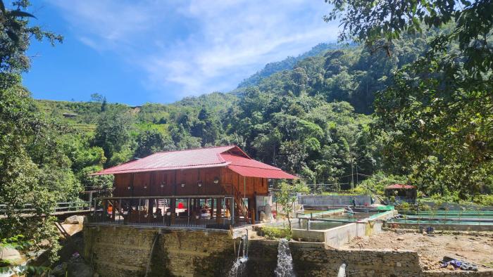 Tay Con Linh Farmstay & Trekking Ha Giang