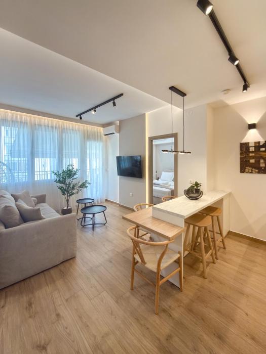 Luxury Downtown Apartment F4