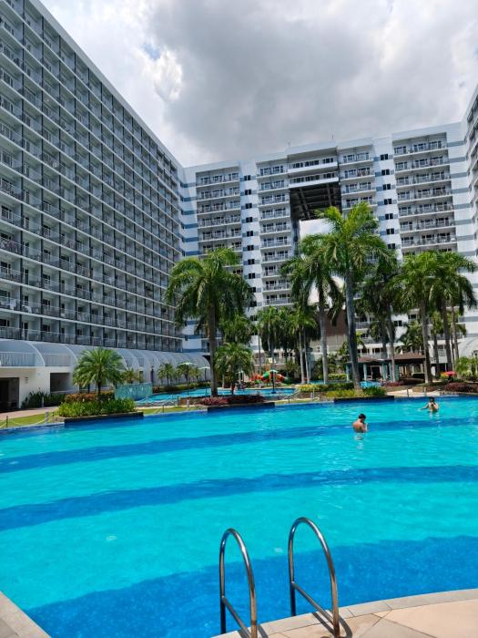 Premium Staycation in Shell residence MOA - JD