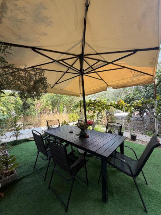 Spacious House with Garden, Terrace and Parking
