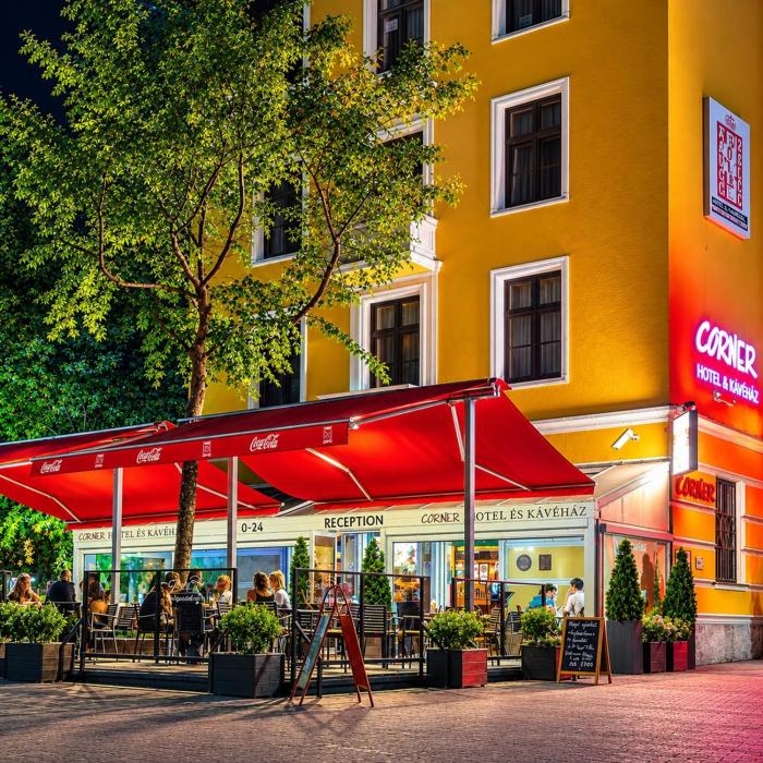 Corner Hotel & Kávéház