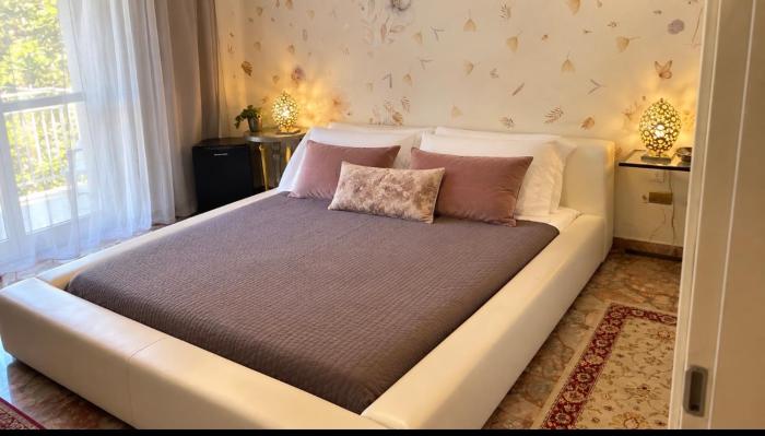 ALE HOME